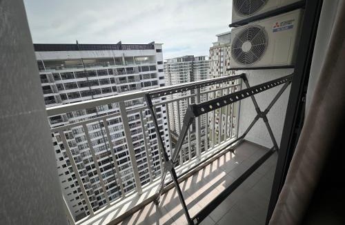 Sentul Pasar Apartment | LSH33 Signature Stay
