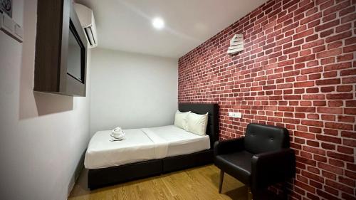 Pekeliling Hotel | Swing & Pillows - Sentul Titiwangsa