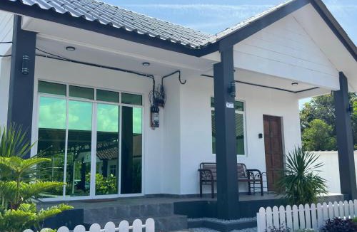 Kampung Penarik House | Ilham Penarek Pantai Penarik
