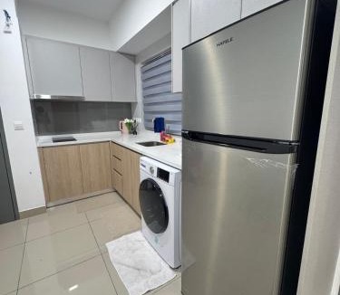 Sentul Pasar Apartment | M ARISA 2BR DnDHstay