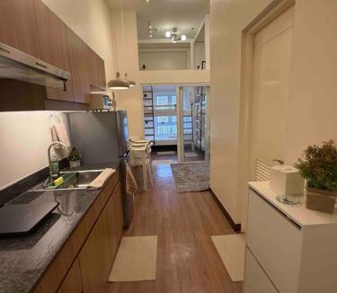 Malate Apartment | The Camden Place Family Group Apartment Condo Unit
