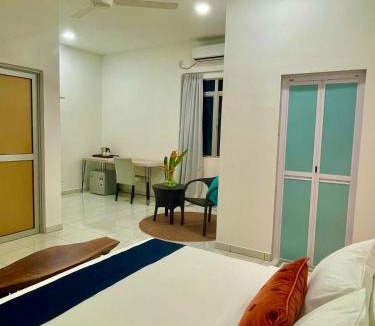 Lubok Buaya House | Bloc Guesthouse