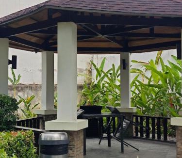Alabang Apartment | Condo Unit, 2 Beds, Wi-fi, Free Amenities