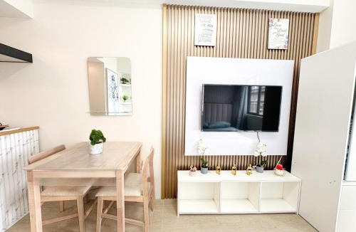 Lahug Apartment | BE Stylish Studio WIFI, Netflix, City Center
