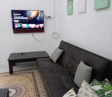 Paka House | Homestay Casa Mutiara