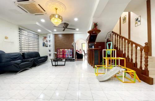 Seremban House | #SS SuperCorner 4Bedroom HomeStay 20PAX EventUse By S&T Homez