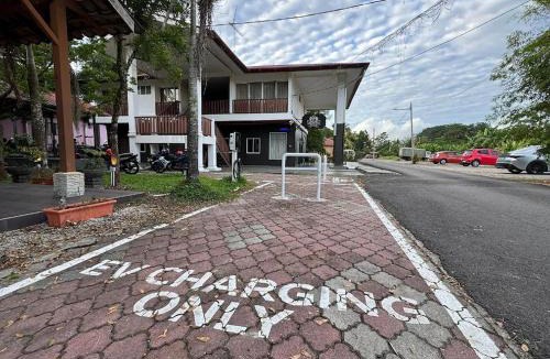Parit Raja House | Kesuma Villa Exclusive Stay Near UTHM Batu Pahat