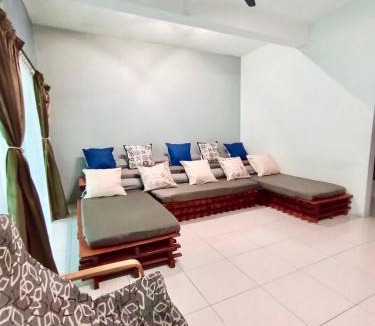 Hulu Kinta House | Animation Homes I Meru Raya IPOH I by Grab A Stay l 16pax max