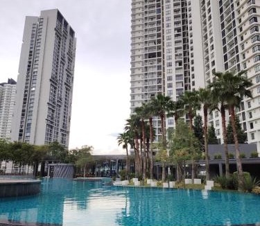 Kuala Lumpur Apartment | Elegant Home Desa ParkCity Walk to Central Park
