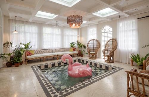 Bagong Lipunan Ng Crame Apartment | MiraNamin Nest LIRYO and LANTANA - Luxury Residence in Unique Historic Home - Indoor Plunge Pool, Self-Service Breakfast, Garden View, Rooftop, Private Kitchen
