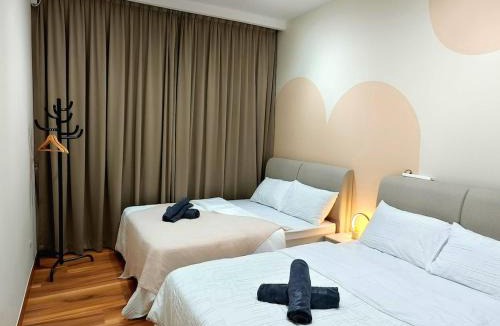 Masai Apartment | GreenHaven High Level 1BR 6pax, PetFriendly I Unblock Pool View, Netflix & Coway I Permas CIQ