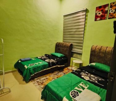 Paka House | Manja Homestay, Paka