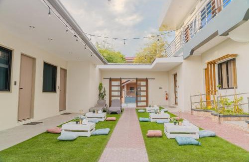 Oslob Hotel | GT Seaside Inn