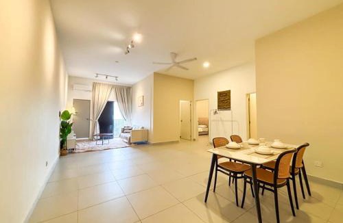Batu Caves Apartment | Batu Caves 168 Park Mall 6 Pax 3 Queen Size Beds