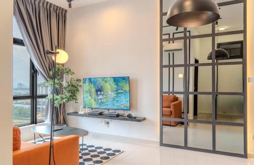 Taman Century Apartment | Space Residency Premium Suite Near KSL Mall by Nest Home