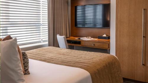 Downtown Apartment | Aruga Apartments by Rockwell Makati