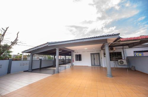Taman Tanjung House | PD Corner Lot 5R3BR 16pax Pool Homestay 5min to Beach