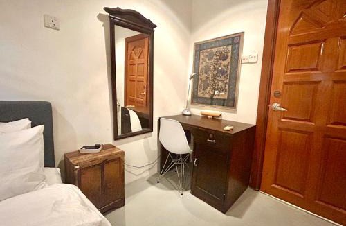 Tunku Apartment | Chic Designer Family Rooms in Shared Bungalow near LRT SS1 PJ