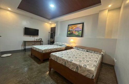 Legazpi House | Casita de Gloria