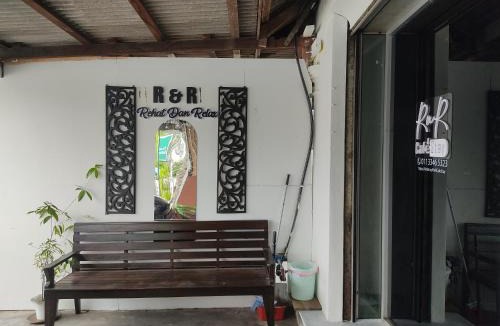 Kampung Pengkalan Maras House | Homestay RnR CafeStay