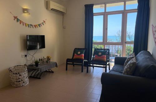 Batu Ferringhi Apartment | EE's Summer House - Homestay 3 min walk to beach