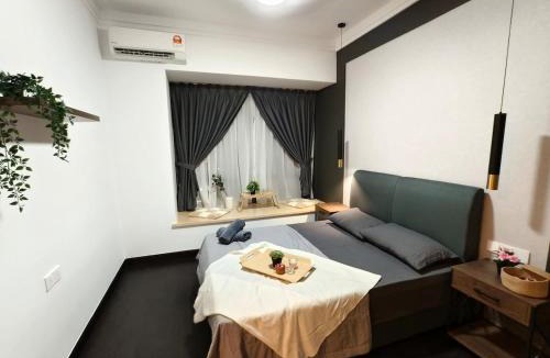 Central District Apartment | R&F Sea View 2BR High-end Design 6pax, 1CP I PetFriendly I Netflix Coway I Unblock High Floor Super Sea View