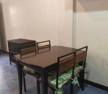 Malabanias Apartment | EV2 Townhouse Hotel