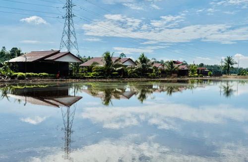 Tanjung Karang Ski Chalet | Akira Laman Padi Tg Karang