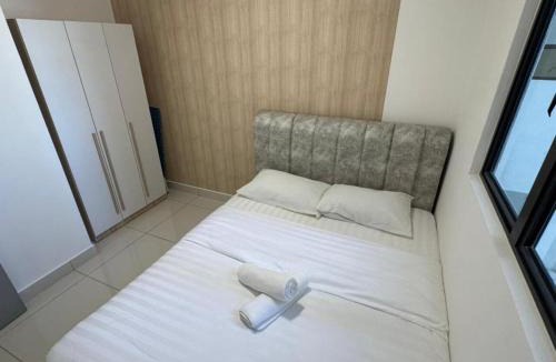 Kampung Bukit Dukong Apartment | Cozy 2BR Retreat Traders Park City Convenience by StayScape