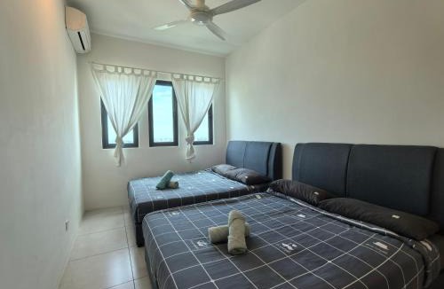 Kampung Masjid Timah Apartment | Meritus Comfy 3 Bedroom with 8 Pax