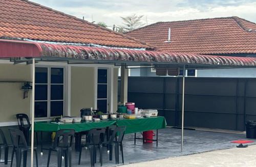 Kota Tinggi District House | D Zamrud Mus Lim Homestay