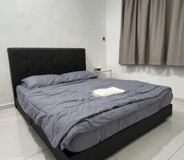 Muar House | M Guest House2 15 Pax Muar Home-5 Bedrooms-9 Beds-3 Baths