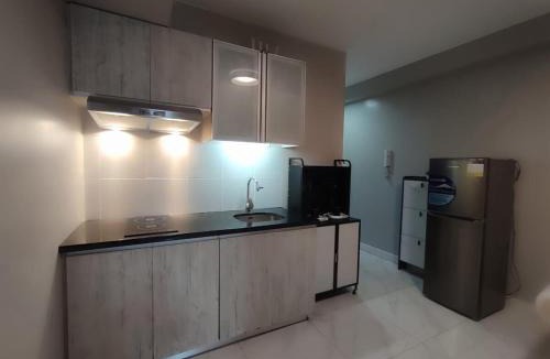 Paranaque Apartment | BP952 With Balcony and River View