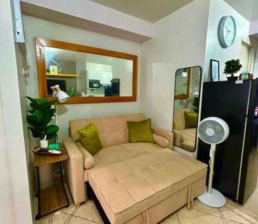 Basak Apartment | Near Mactan Airport, Pool, Fast WiFi, Netflix & Disney