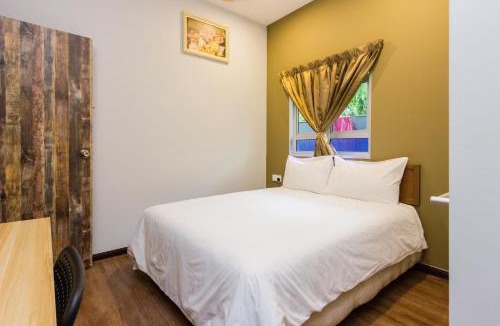 Benggali House | Hidden 4BR Cottage House Retreats (Free Parking)