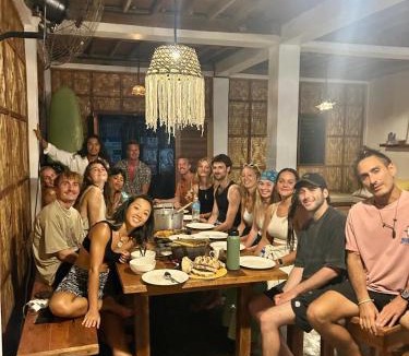 Santa Monica Hostel | Sun & Surf Hostel - STARLINK