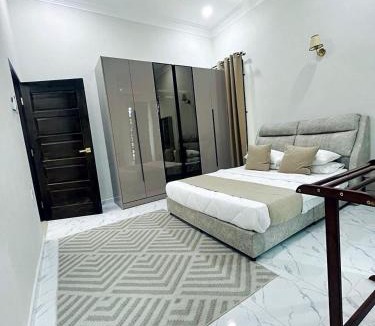 Kampung Titian Pendek House | Husna WhiteStay Modern Luxury Family Home spacious 1700sqft Gated Parking