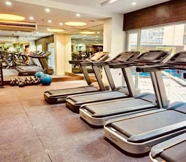 Kapitolyo Apartment | 1Bedroom2603A Sunshine100Tower3 70Inches TV Pool Karaoke