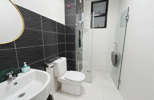 Taman Bukit Mewah Apartment | PLATINO SERVICE APARTMENT, 2BR Family Suite, Next to Paradigm mall JB with Big Patio & Pool Access,