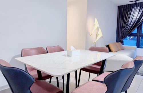 Taman Pertama Apartment | Kuala Lumpur M Vertica Residence I Big Family Homestay 大家庭适住 I Walking distance to MRT I 马中英文服务 I Malay English Chinese