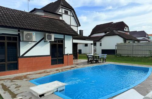 Alor Gajah Villa | A'Famosa Private Pool Villa Lot 872-Fong Homestay