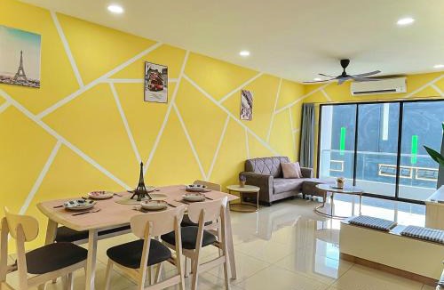 Kampung Kuala Pari Apartment | Manhattan Condo Ipoh Waterpark PoolView FREE Carpark & Netflix by PLY Home