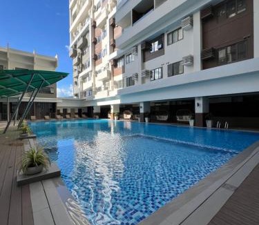 Lahug Apartment | Cozy Luxe Apartment Hotel Feels, Home Comfort by Aika walk to IT Park, Netflix, Wifi, Pool