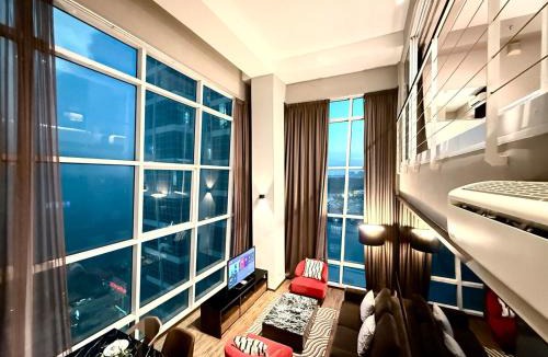 George Town Apartment | Seaview Seafront Duplex in Town with WiFi & Full Kitchen 10