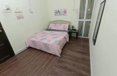 Kuala Terengganu House | Roomstay Kuala Nerus Gated Parking - 6m to Beach & 15m to Drawbridge