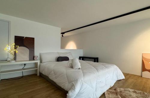 Brickfields Apartment | Cozy Fall Suite at EST Bangsar With Garden Scenery