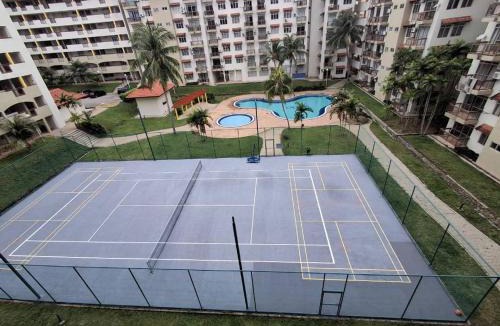 Tanjung Tanah Merah Apartment | Homestay WaDi 2 apartment with pool near beach