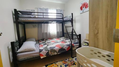 Poblacion District Apartment | Viv's condotel @ centro spatial