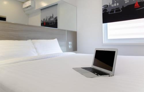 Ermita Hotel | Red Planet Manila Bay