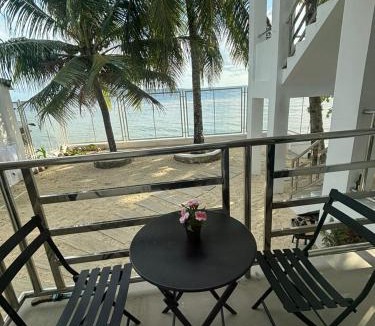 Allen Apartment | Pinky's Beach House